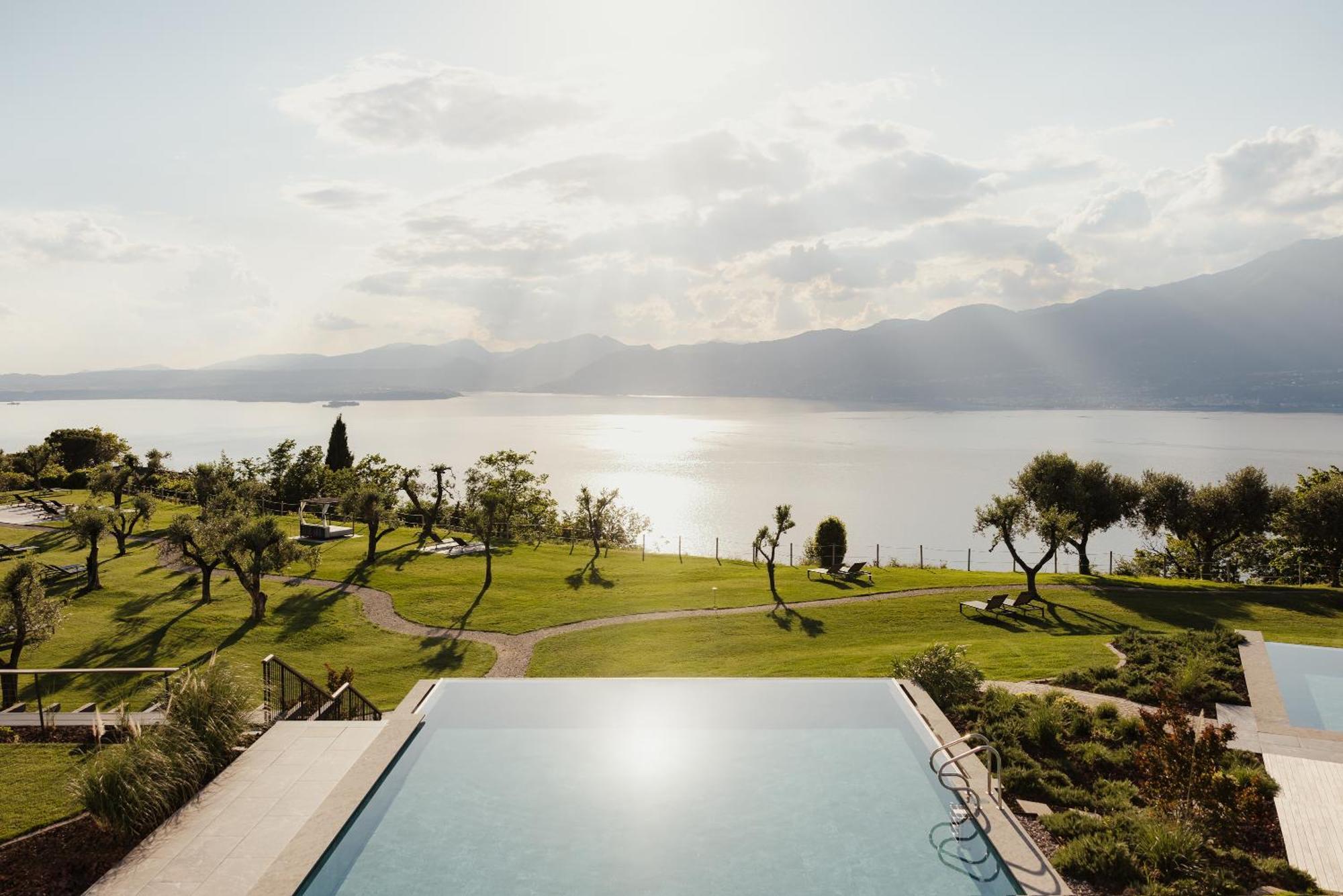 Cape Of Senses Hotel Torri Del Benaco Buitenkant foto