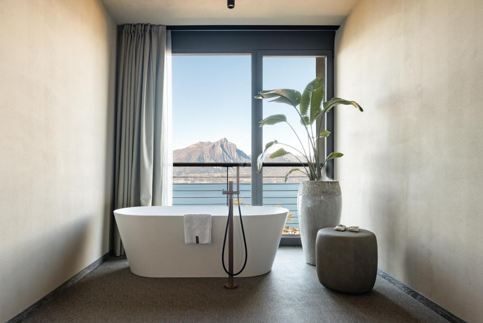 Cape Of Senses Hotel Torri Del Benaco Buitenkant foto