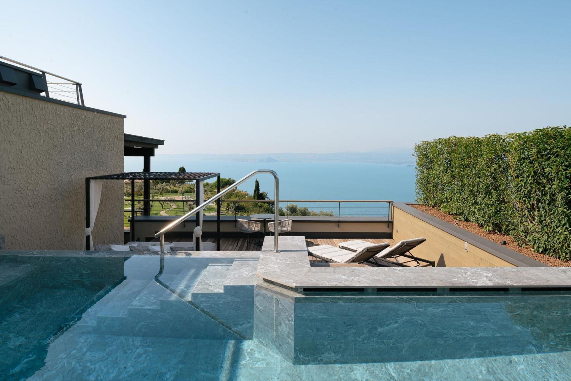 Cape Of Senses Hotel Torri Del Benaco Buitenkant foto